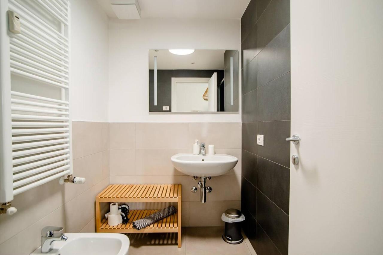 Guesthouse Tree Rooms Modern Bergamo Exterior photo