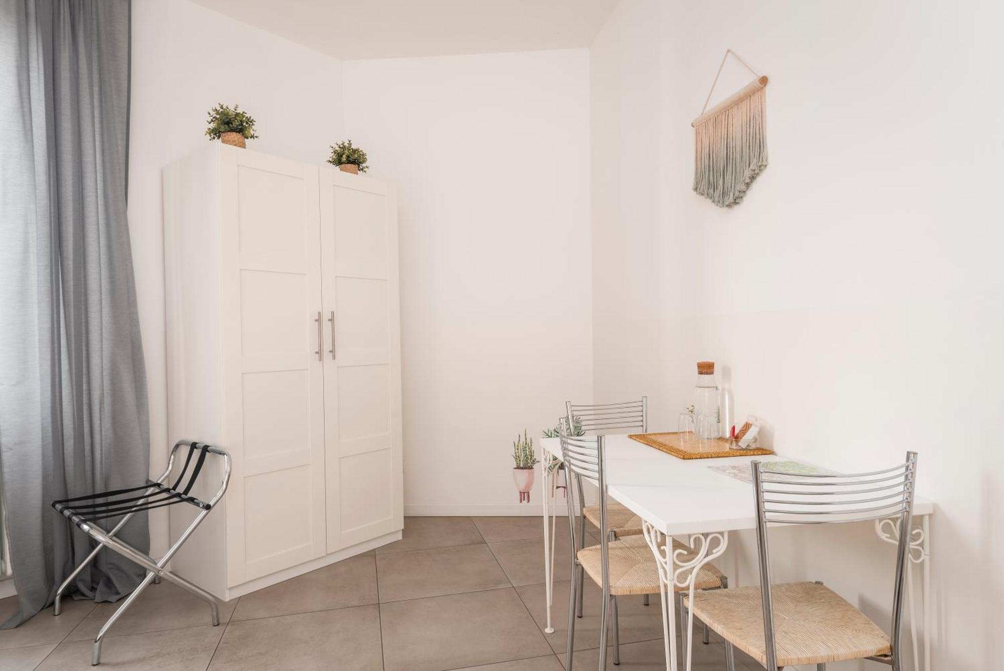 Guesthouse Tree Rooms Modern Bergamo Exterior photo